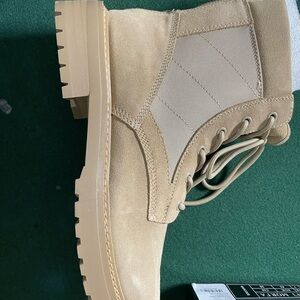 Tan saint morta Lace-Up Combat Boots